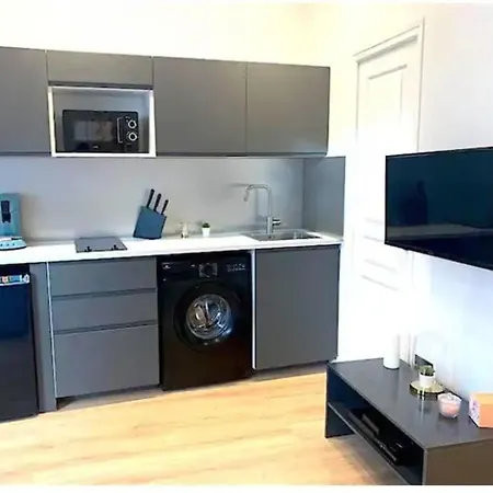 Appartement Joli 4pers#buttes Chaumont#chapeau Rouge Parijs